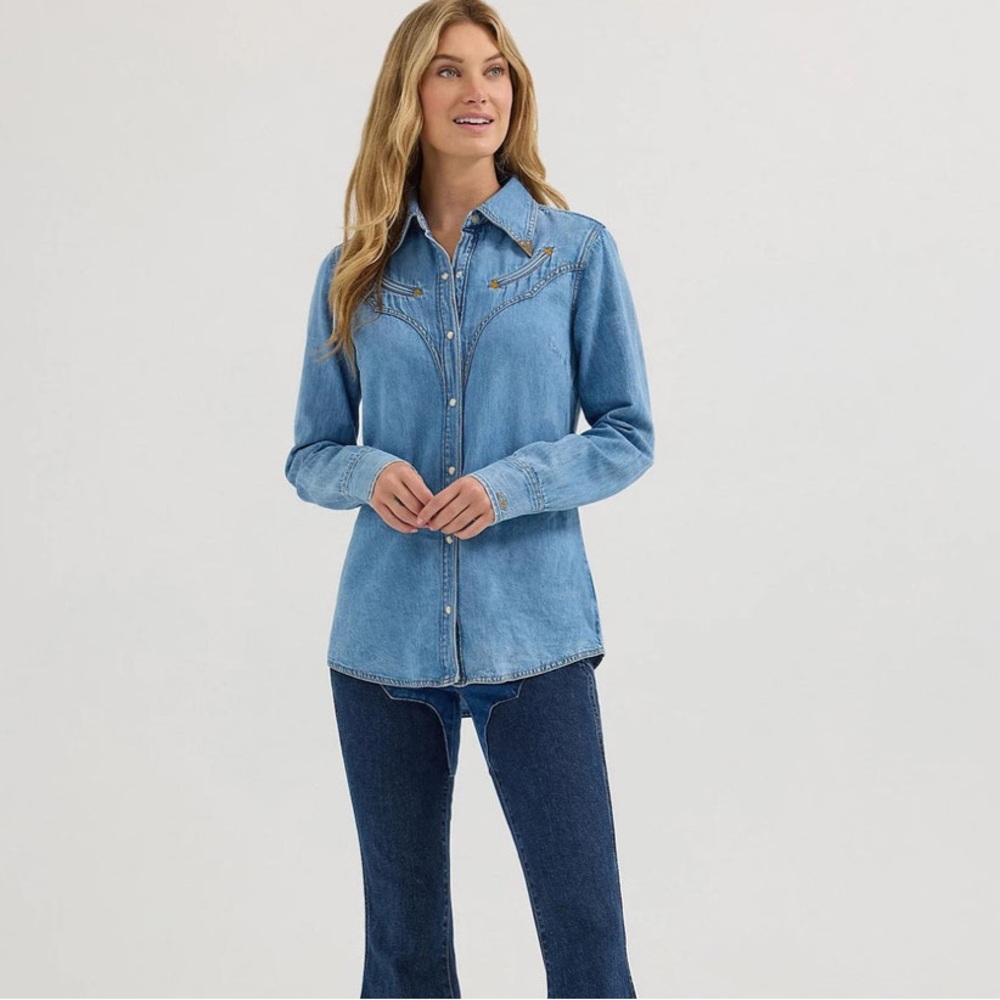 Lainey Wilson X Wrangler Denim Western Shirt - Picture 10 of 11